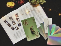 The Practical Witch's Spell Deck : 100 Spells for Love, Happiness, and Success