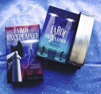 Tarot Of The Unexplained: A Deck Of Cryptids, Ghosts, Ufos And Other Urban Oddities